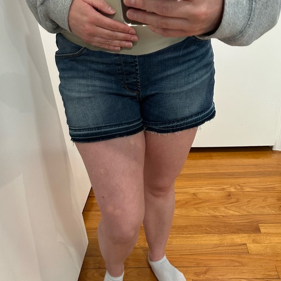 Articles of Society Women Maternity Jean Shorts Distressed Over Belly Size 30 - Picture 3 of 16